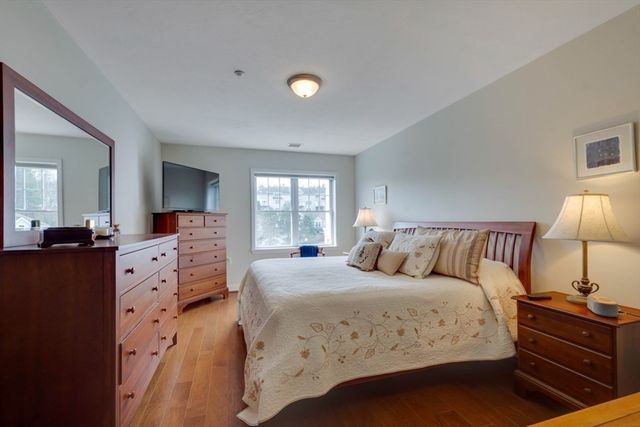 2311 Briarwood Vlg 2311, Clinton, MA 01510