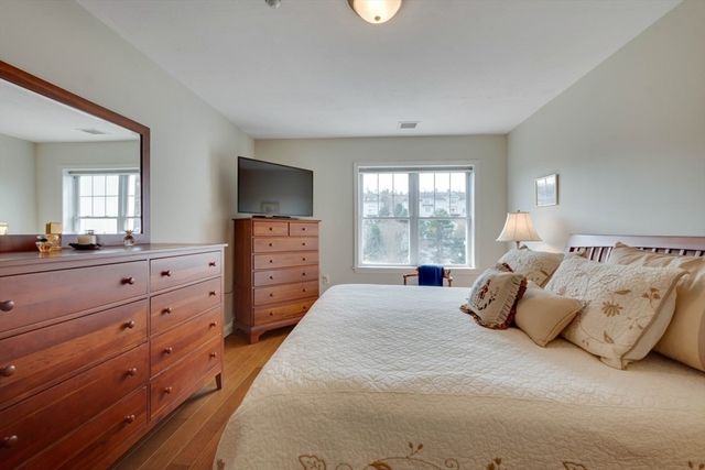 2311 Briarwood Vlg 2311, Clinton, MA 01510