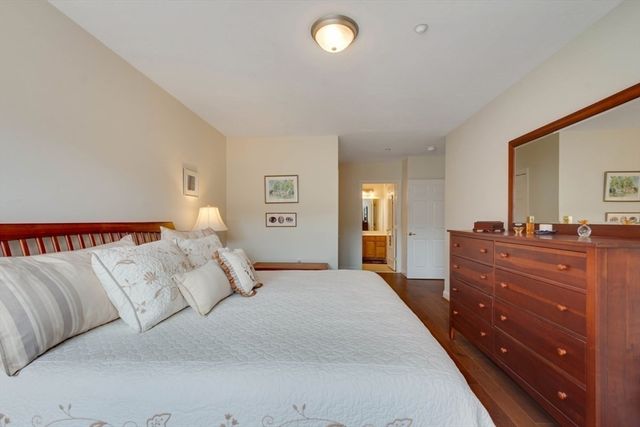 2311 Briarwood Vlg 2311, Clinton, MA 01510