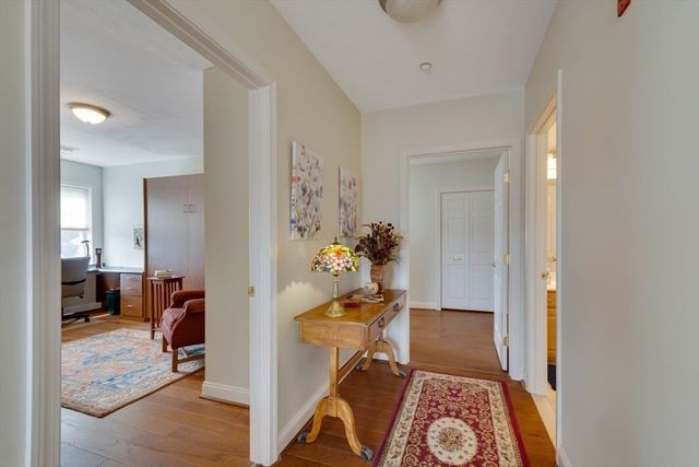 2311 Briarwood Vlg 2311, Clinton, MA 01510