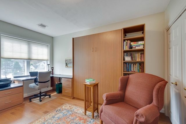 2311 Briarwood Vlg 2311, Clinton, MA 01510