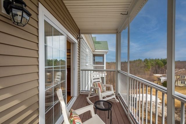 2311 Briarwood Vlg 2311, Clinton, MA 01510