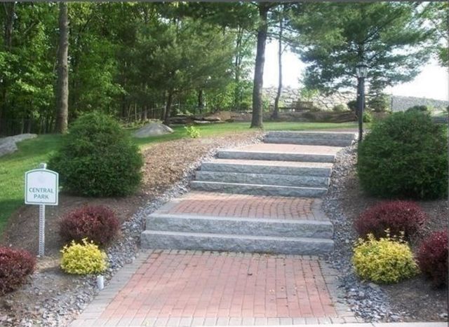 2311 Briarwood Vlg 2311, Clinton, MA 01510