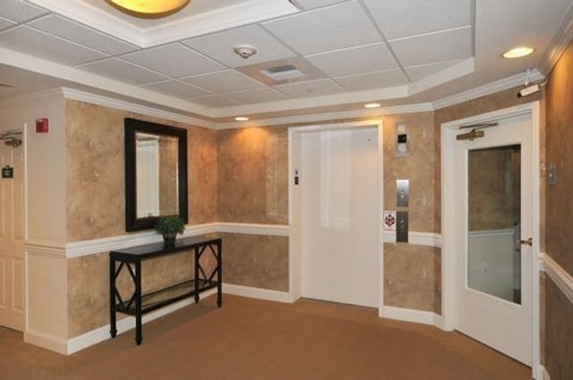 2311 Briarwood Vlg 2311, Clinton, MA 01510