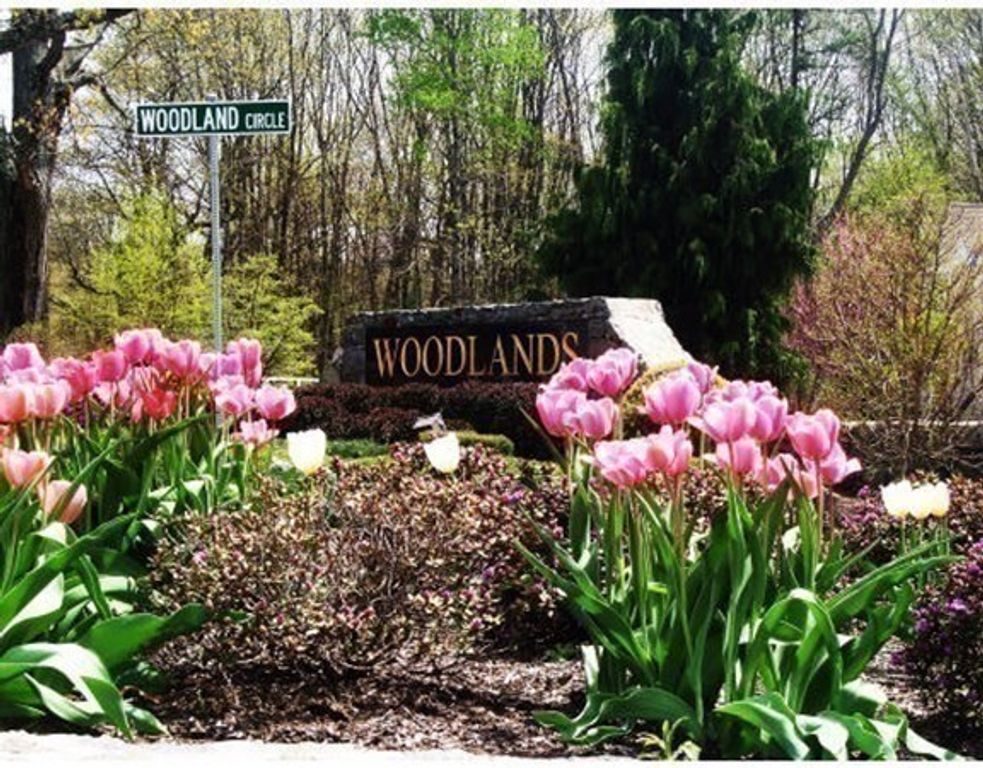 2311 Briarwood Vlg 2311, Clinton, MA 01510