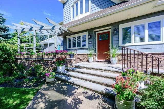 132 Blackheath Road, Lido Beach, NY 11561