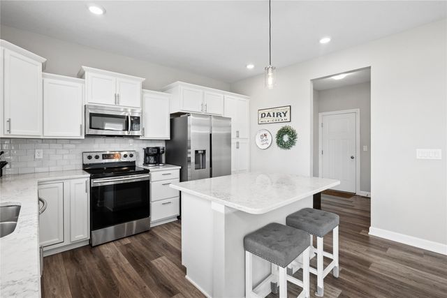 2411 NW Beechwood Street, Ankeny, IA 50023