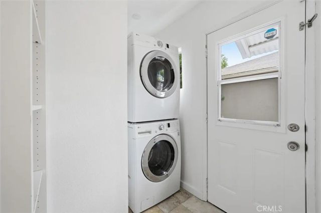 2448 Riverside Pl, Los Angeles, CA 90039
