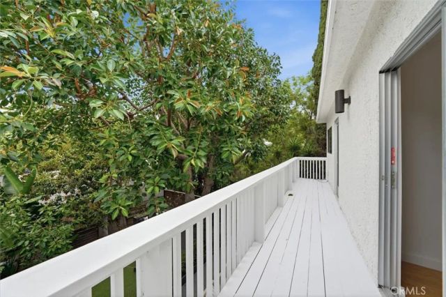 2448 Riverside Pl, Los Angeles, CA 90039