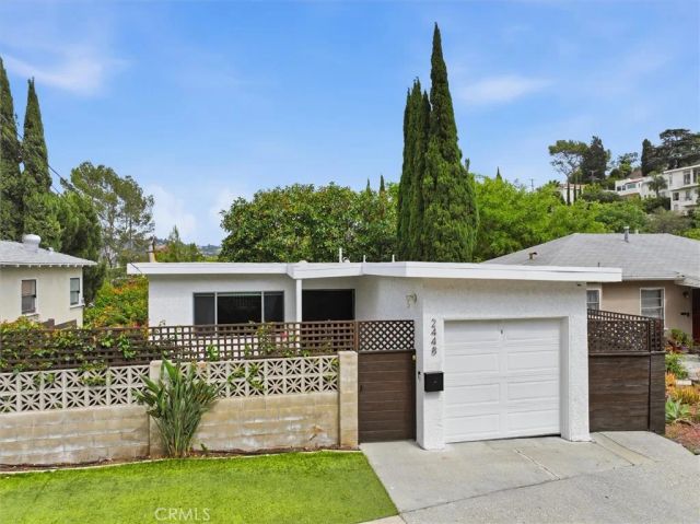 2448 Riverside Pl, Los Angeles, CA 90039
