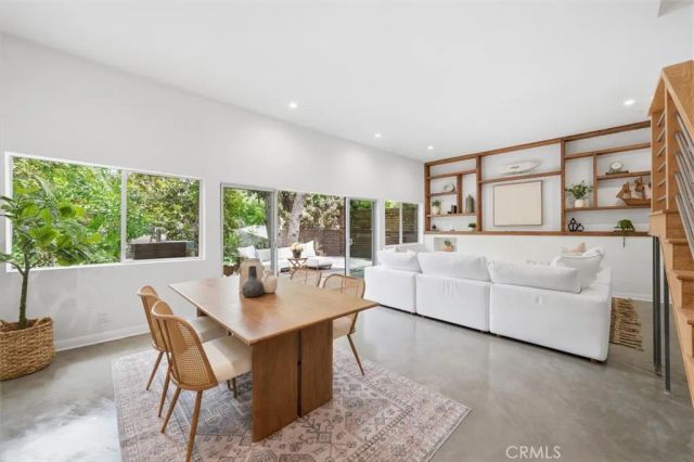 2448 Riverside Pl, Los Angeles, CA 90039