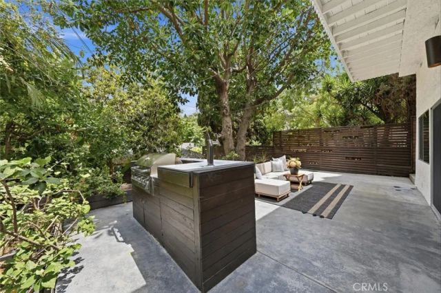 2448 Riverside Pl, Los Angeles, CA 90039