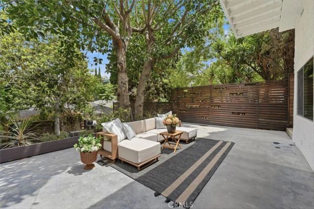 2448 Riverside Pl, Los Angeles, CA 90039