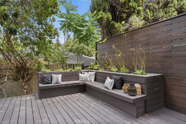 2448 Riverside Pl, Los Angeles, CA 90039