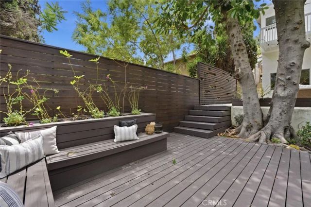 2448 Riverside Pl, Los Angeles, CA 90039