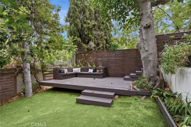 2448 Riverside Pl, Los Angeles, CA 90039