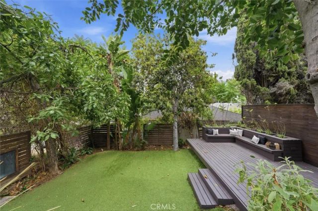2448 Riverside Pl, Los Angeles, CA 90039