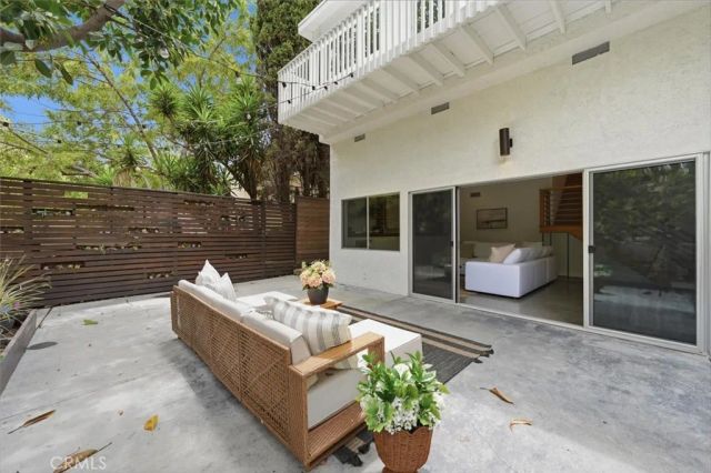 2448 Riverside Pl, Los Angeles, CA 90039