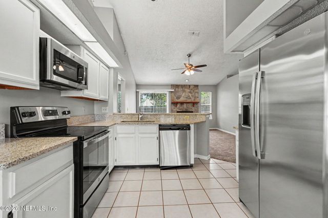 8520 MOSS POINTE TRL Trail N, Jacksonville, FL 32244