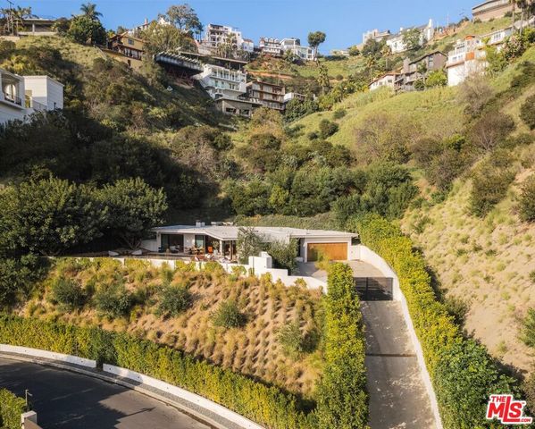 1820 Rising Glen Road, Los Angeles, CA 90069