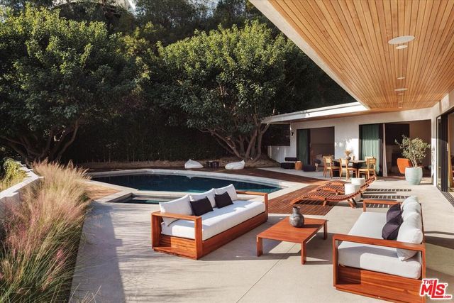 1820 Rising Glen Road, Los Angeles, CA 90069