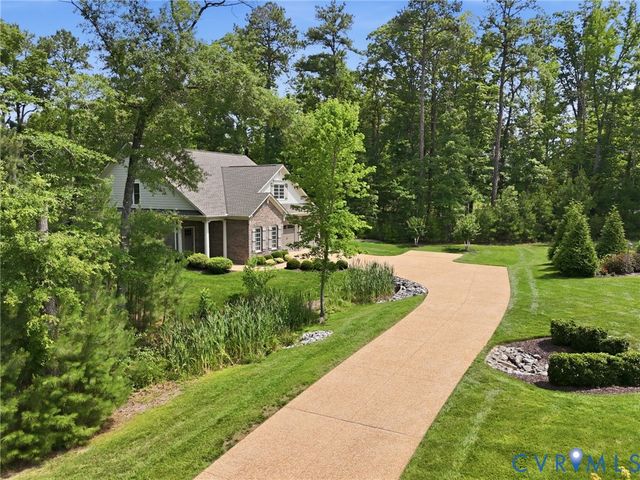 314 Piping Rock Rd, Manakin Sabot, VA 23103