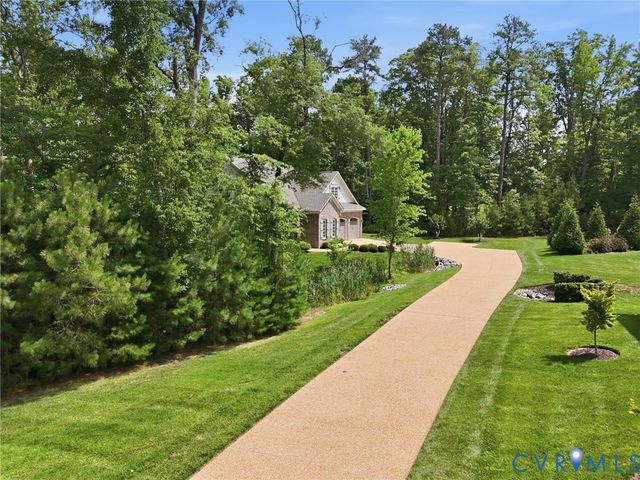 314 Piping Rock Rd, Manakin Sabot, VA 23103