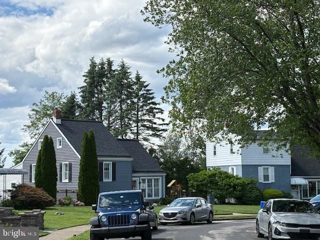 8725 LYKENS LANE, Philadelphia, PA 19128