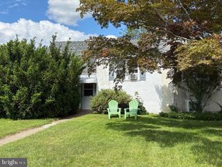 8725 LYKENS LANE, Philadelphia, PA 19128