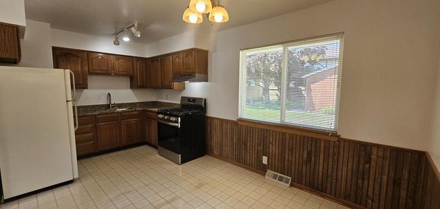 5304 58th AVENUE, Kenosha, WI 53144