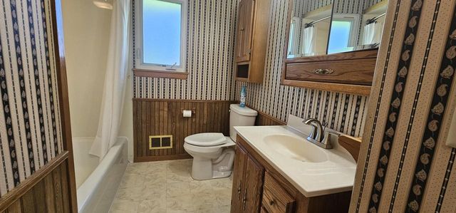 5304 58th AVENUE, Kenosha, WI 53144