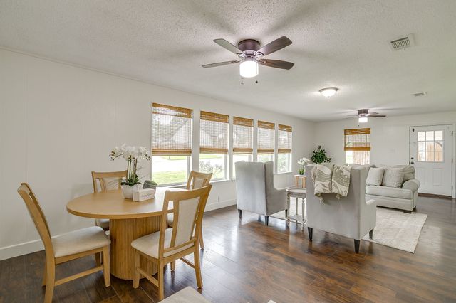 322 W Russell Street, Weatherford, TX 76086