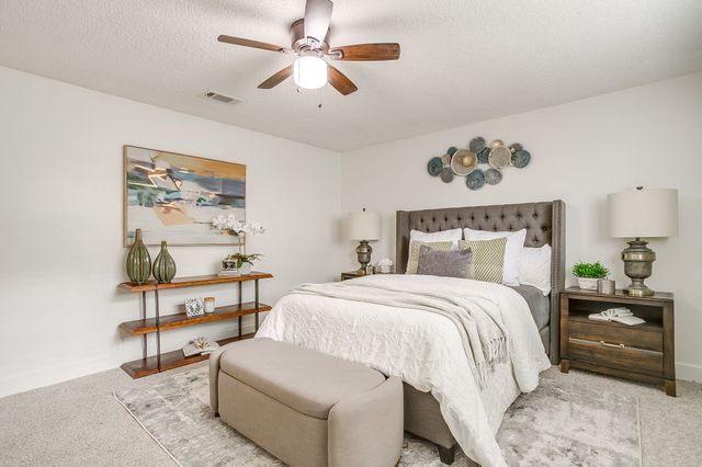 322 W Russell Street, Weatherford, TX 76086