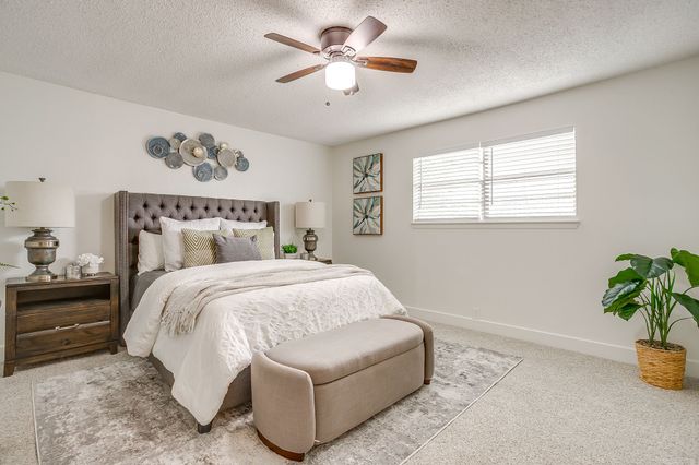322 W Russell Street, Weatherford, TX 76086