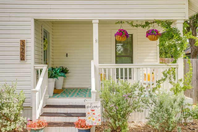 322 W Russell Street, Weatherford, TX 76086
