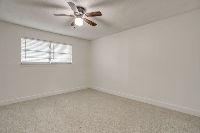 322 W Russell Street, Weatherford, TX 76086