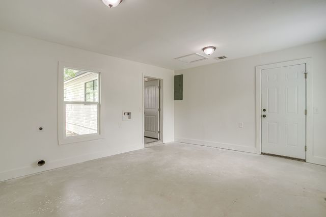 322 W Russell Street, Weatherford, TX 76086