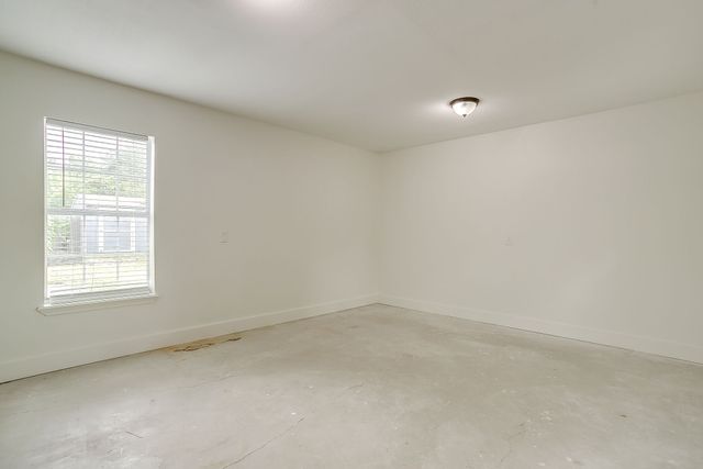 322 W Russell Street, Weatherford, TX 76086