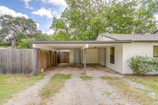 322 W Russell Street, Weatherford, TX 76086