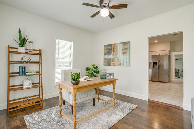 322 W Russell Street, Weatherford, TX 76086