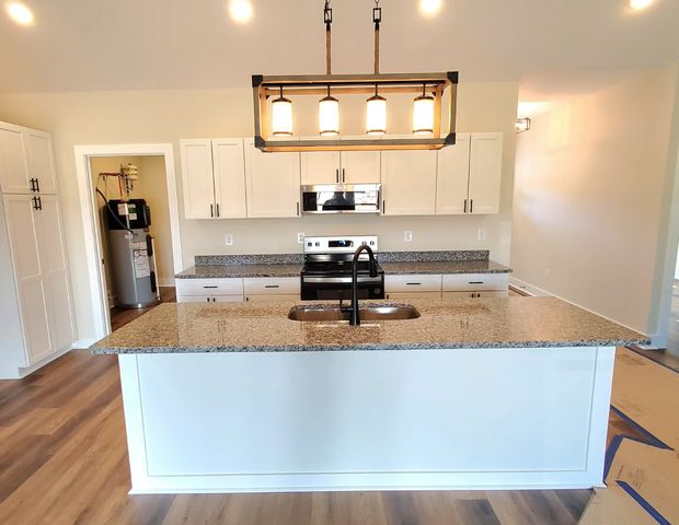 85 Rolling Meadows Ave, Hartsville, TN 37074