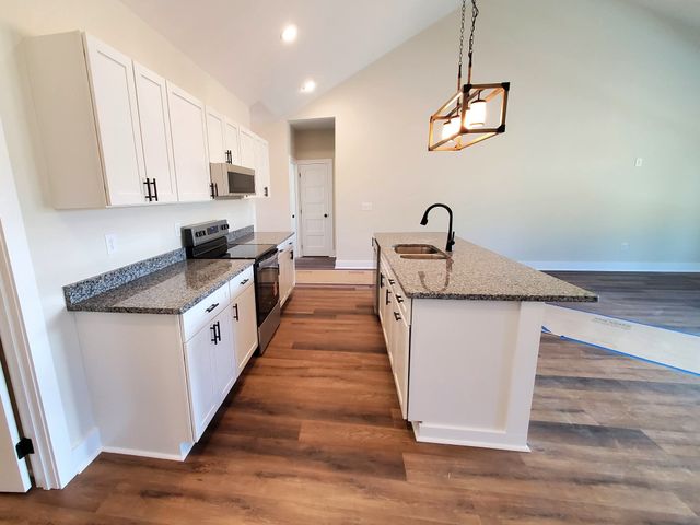 85 Rolling Meadows Ave, Hartsville, TN 37074