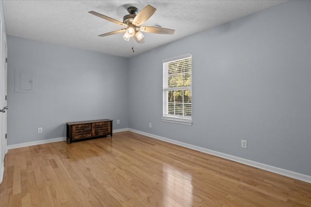 1015 Garners Creek Rd, Dickson, TN 37055