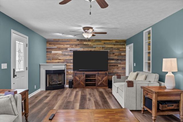 1015 Garners Creek Rd, Dickson, TN 37055