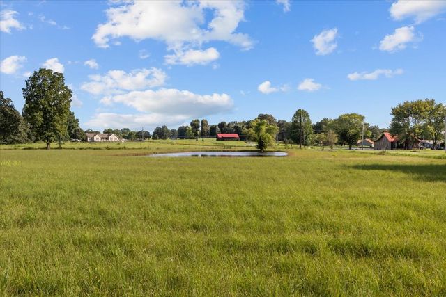 1015 Garners Creek Rd, Dickson, TN 37055