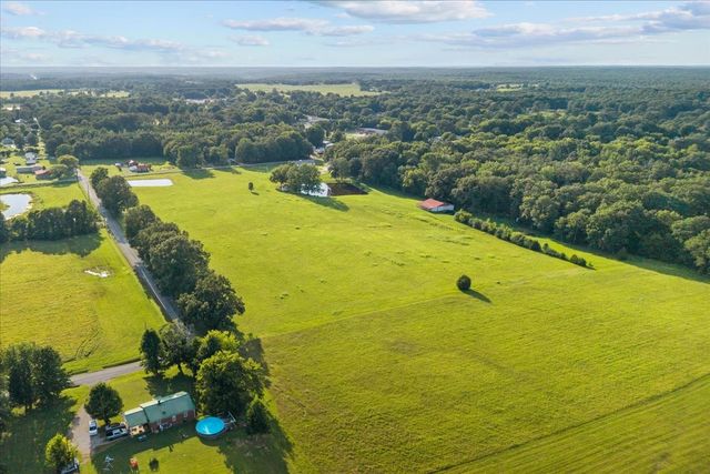 1015 Garners Creek Rd, Dickson, TN 37055