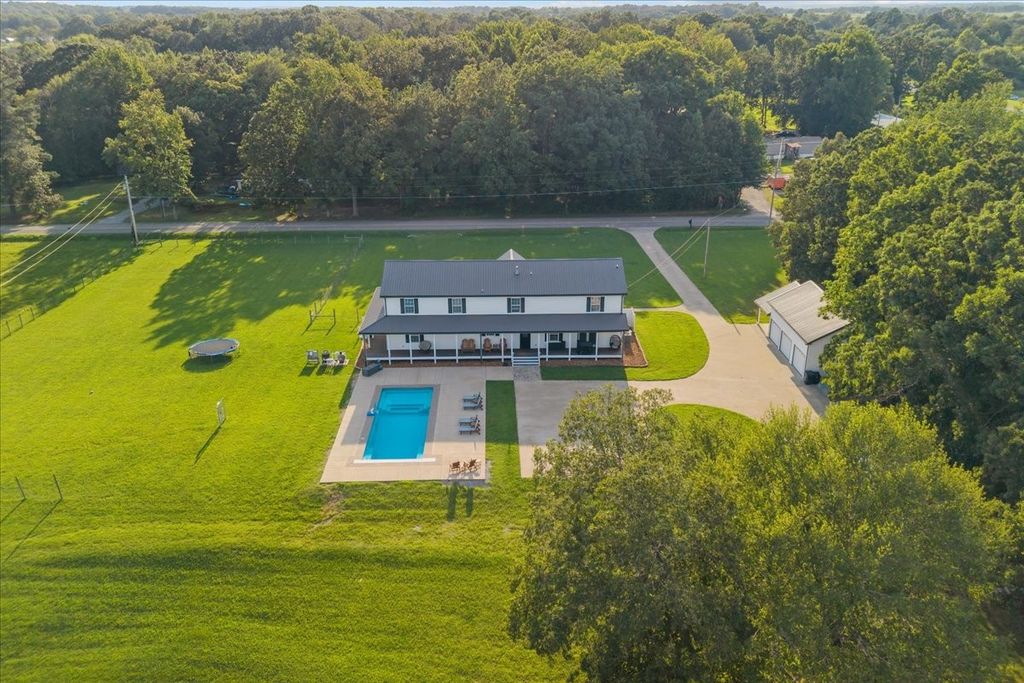 1015 Garners Creek Rd, Dickson, TN 37055