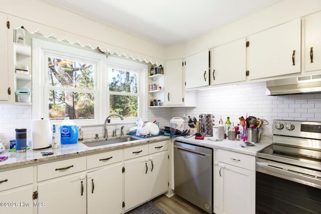 221 N Thompson Street, Whiteville, NC 28472