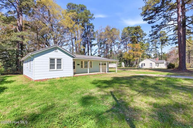 221 N Thompson Street, Whiteville, NC 28472