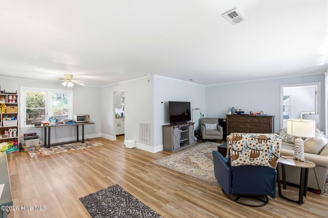 221 N Thompson Street, Whiteville, NC 28472